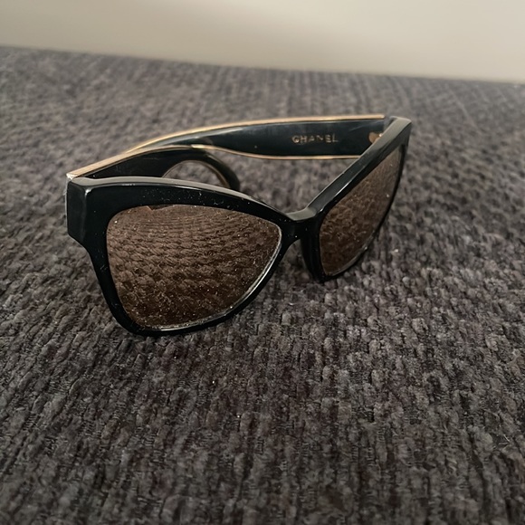 Chanel sunglasses - Picture 2 of 4
